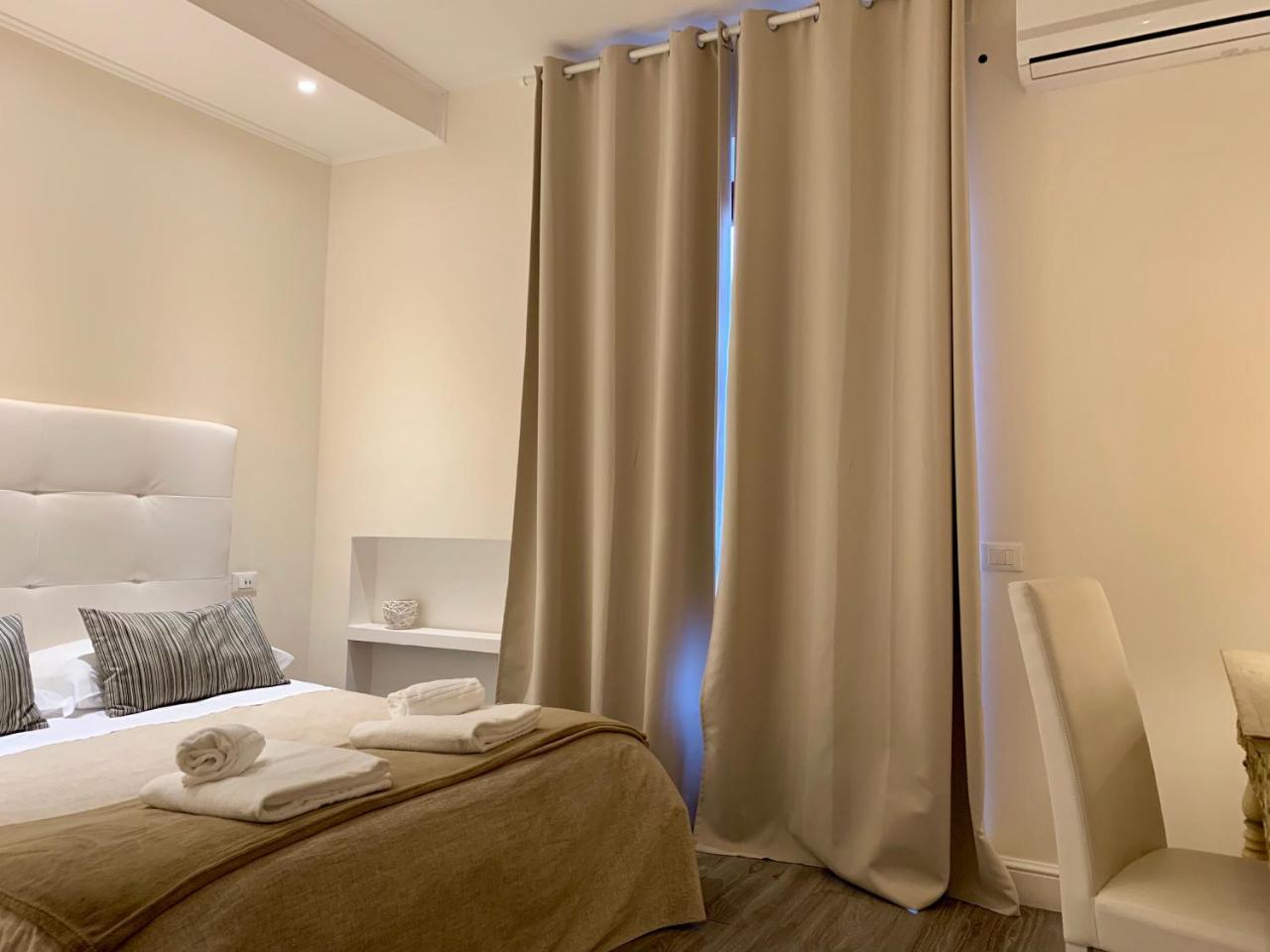 Charme Rooms Taranto Exterior photo